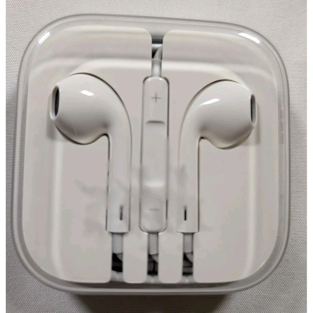 Genuine Apple EarPods Wired Headphones in Original Carrying Case 3.5mm JackNew